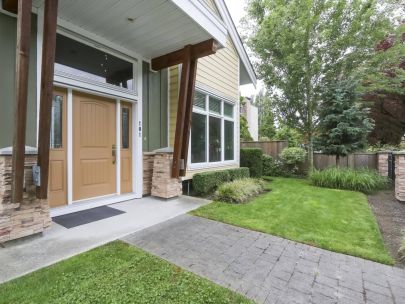 Verve - 13925 Fraser Hwy, Surrey, BC V3T 4E6, Canada For Rent